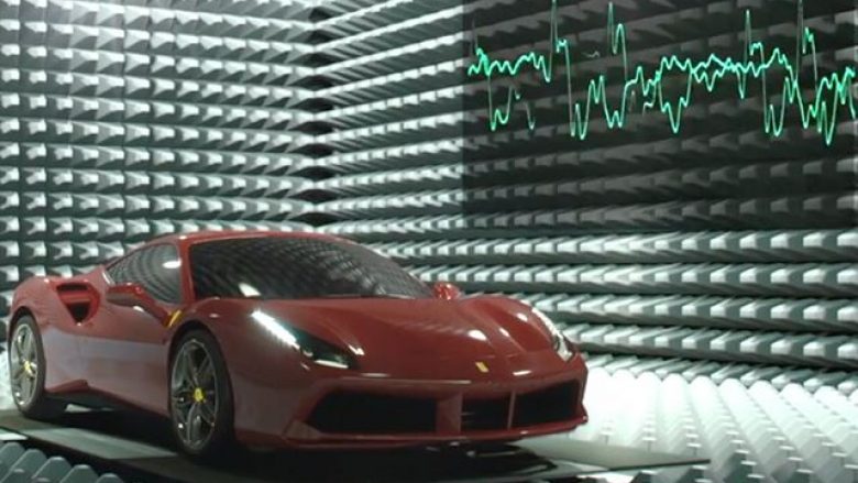 Ferrari tregon procedurën e punimit të një supermakine (Video)