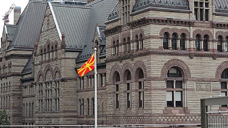 Flamuri i Maqedonisë valvitet në Toronto