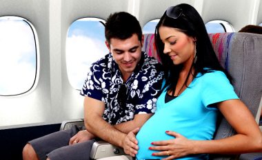 A është i sigurt fluturimi me aeroplan gjatë shtatzënisë?
