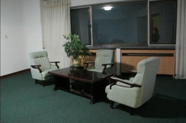 Hotelin me gjashtë yje që ndodhet në Kore të Veriut vizitoret e kane cilesuar si burg foto 8