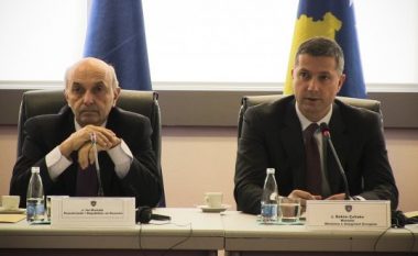 Mustafa aprovon dorëheqjen e Çollakut, i uron suksese në detyrat e reja