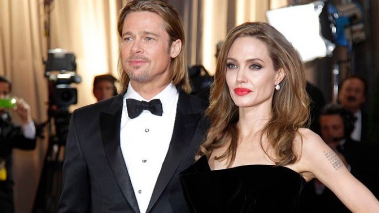 Detaje të reja të shkurorëzimit intrigues: Jolie ka kërkuar të dalë me meshkuj tjerë dhe ka shfaqur sjellje agresive