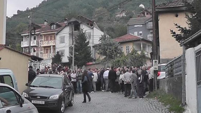 Sot kanë protestuar banorët e lagjes Kolltuk të Tetovës