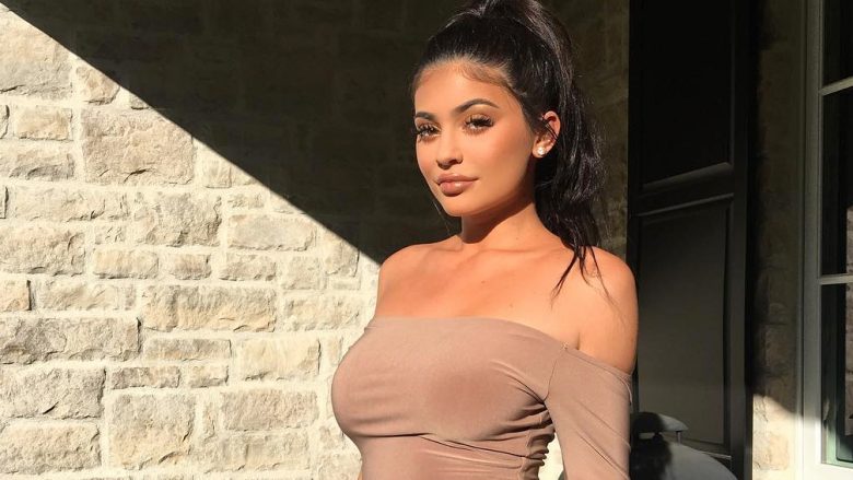 Kylie del nga hija e Kim, tashmë “kërcënon t’ia marrë fronin” (Foto, +16)