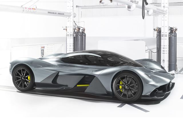 Miliarderët e zhgënjyer me veturën që është krijuar nga Aston Martin dhe Red Bull foto 4