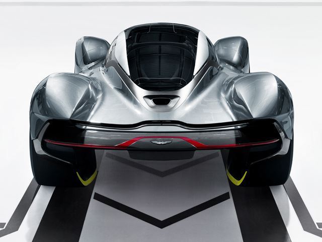 Miliarderët e zhgënjyer me veturën që është krijuar nga Aston Martin dhe Red Bull foto 6