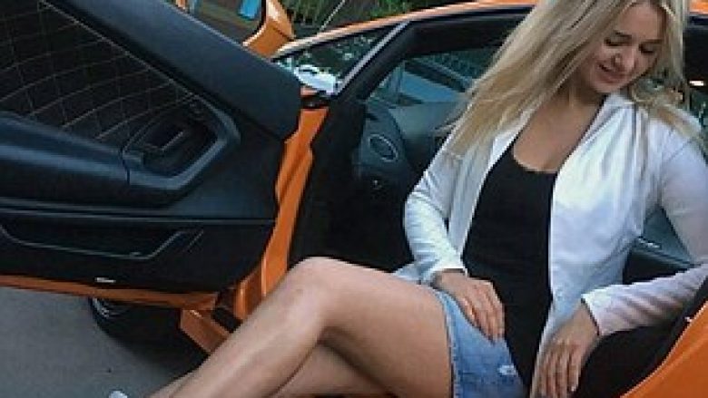 Në kërkim të vajzës së milionerit, që voziste me shpejtësi Lamborghinin në rrugën ku kalon Putin (Video)