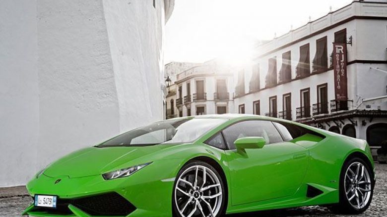 Pronari i Lamborghini Huracane dënohet për shkak të zhurmës së lartë të veturës (Video)