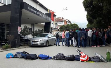 Deri të hënën pritet të zgjidhet problemi me transportin e nxënësve në komunën e Tetovës