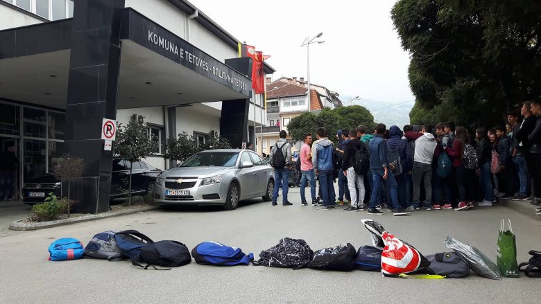 Deri të hënën pritet të zgjidhet problemi me transportin e nxënësve në komunën e Tetovës