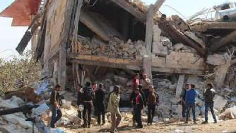 Observatori Sirian për të Drejtat e Njeriut: Gjatë sulmeve ajrore ruse në Siri janë vrarë rreth 10 mijë persona