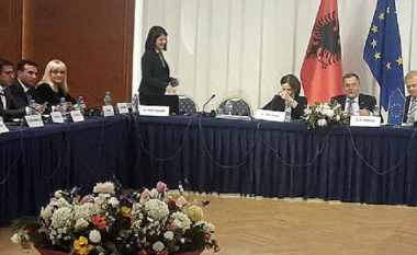 Zaev në Tiranë diskuton për zbatimin e marrëveshjes ‘Përzhino’