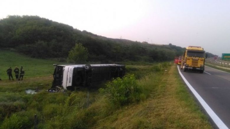 Autobusi i linjës Athinë-Tiranë del nga rruga, 30 të lënduar