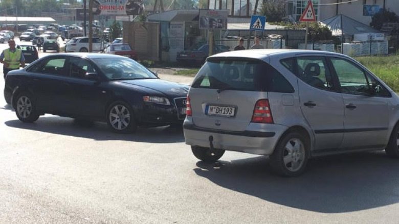 Katër persona të lënduar në një aksident në Prishtinë (Foto)