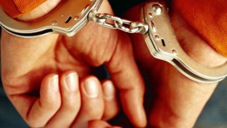 Arrestohen dy persona nga Velesi, për trafikim të emigrantëve