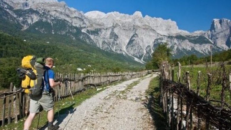 Reportazh i BBC: Çfarë mund të na mësojë Shqipëria për besën?