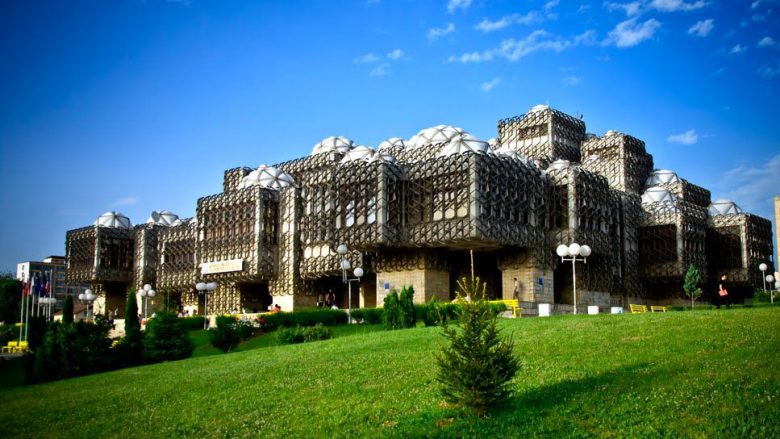 “Mrekullia” e arkitekturës moderne në Kosovë (Video)