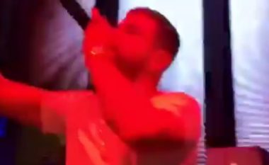Noizy e mbyll koncertin në Ferizaj me një performancë energjike, nuk mungoi edhe dissi i tij për Babastars (Foto/Video)