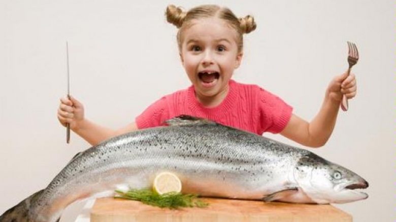 Fëmijët që hanë peshk janë lexues më të mirë