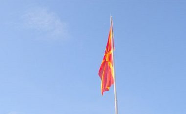 Rikthehet flamuri maqedonas në Kumanovë