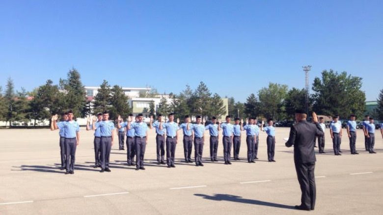 Betohen 16 kadetë të FSK-së, në mesin e tyre edhe Luan Haradinaj