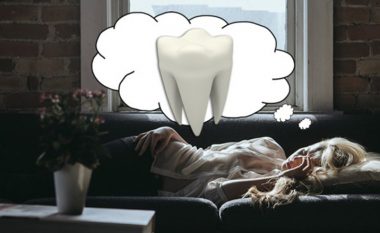 Keni pasur ankthin e natës që ju kanë rënë dhëmbët? Kjo ëndërr ka interpretim të tmerrshëm