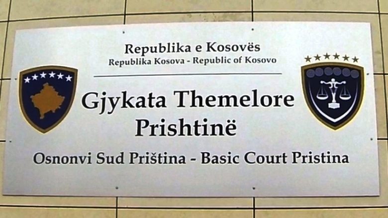 Prishtinë, po dërgohej në gjykatë për seancë, tenton të arratiset