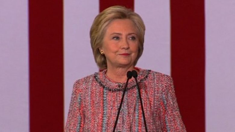 Rikthehet Hillary: Pushimi më ndihmoi të reflektoj (Video)