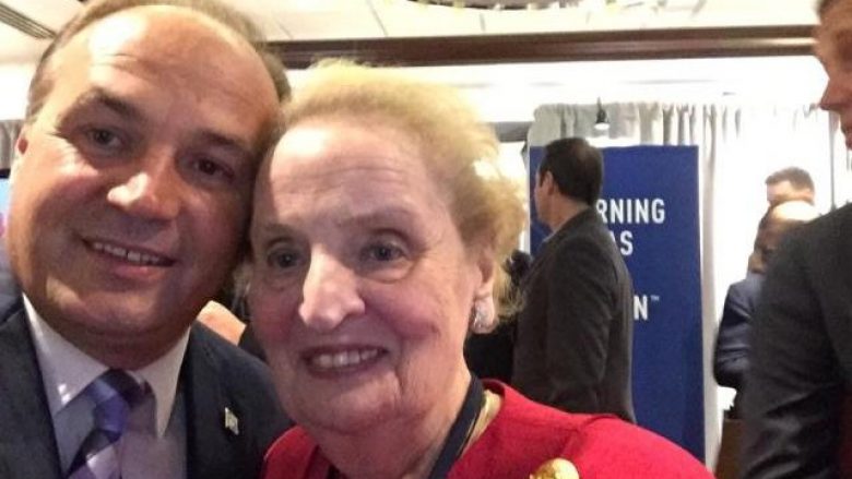 Hoxhaj takon ish-Sekretaren amerikane Madeleine Albright