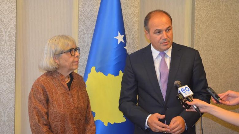 Hoxhaj: Daviet, një ambasadore që e mbështeti Kosovën pareshtur