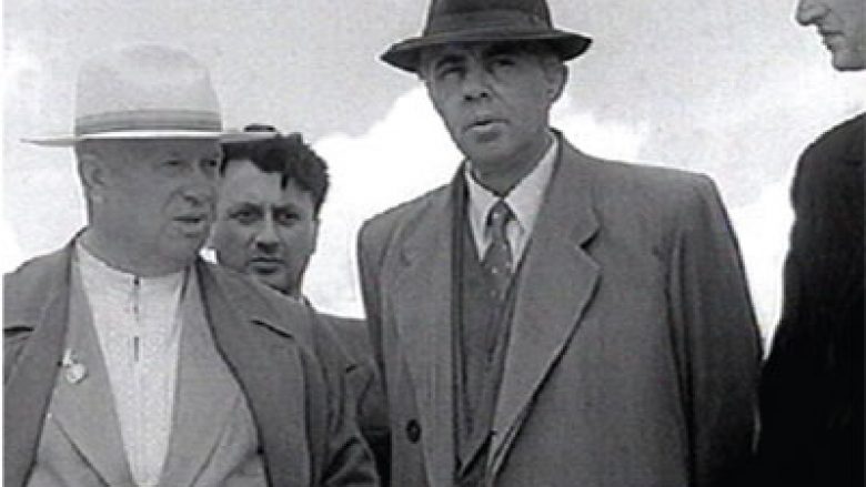 Drama shqiptaro-ruse, mes dashurisë dhe urrejtjes për Stalinin dhe Titon: Khrushchevi donte ta eliminonte Enver Hoxhën