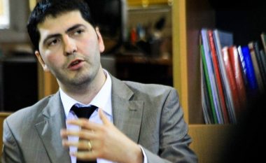Avokati Kërveshi: Prokuroria s’e kupton kufirin mes të lirisë së shprehjes dhe veprës penale me të cilën e ngarkon Asim Cenajn