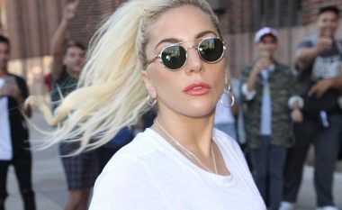 Lady Gaga nuk heq dorë nga stili i saj (Foto)