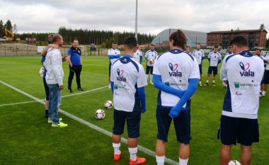 Kosova grumbullohet në Prishtinë për ndeshjen me Kroacinë