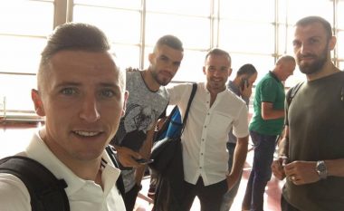Lojtarët e Kosovës nisen drejt Finlandës (Foto)