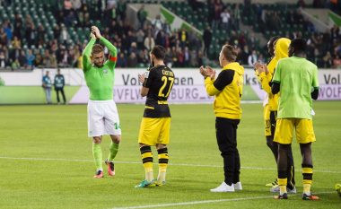 Tifozët e Dortmund nuk e harrojnë Blaszczykowskin dhe e befasojnë pas ndeshjes (Video/Foto)