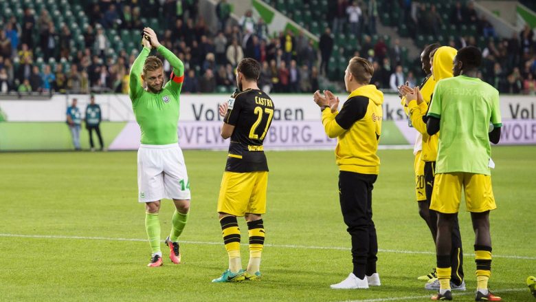 Tifozët e Dortmund nuk e harrojnë Blaszczykowskin dhe e befasojnë pas ndeshjes (Video/Foto)
