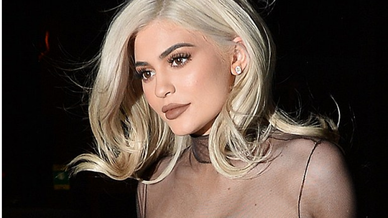 Kylie Jenner pa të brendshme, tregon trupin me stil (Foto)