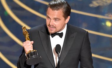 Leonardo DiCaprio iu tregon të moshuarve në New York për “Oscar-in”, të cilët nuk e dinin që ai e kishte fituar (Foto)