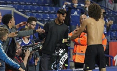 David Luiz i fal fanellën dhe i dedikon një letër prekëse tifozit (Foto)