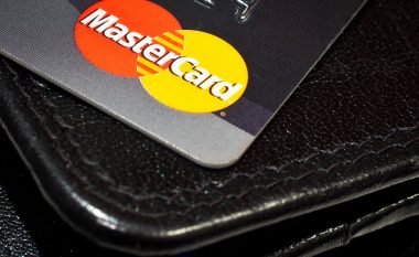 Mastercard rrezikon të paguajë 19 miliardë dollarë gjobë ndaj 45 milionë britanikëve
