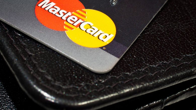 Mastercard rrezikon të paguajë 19 miliardë dollarë gjobë ndaj 45 milionë britanikëve