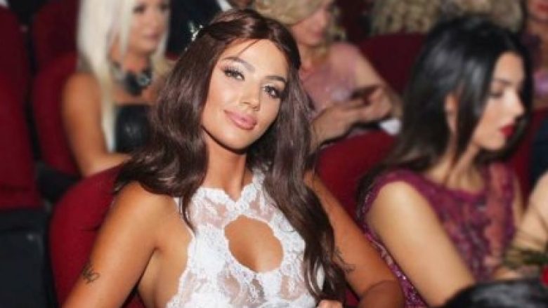 Morena në ‘Zhurma Show’ pa të brendshme? (Foto)