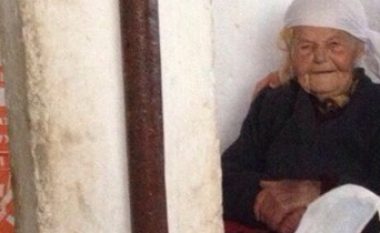 Plaka e braktisur 93-vjeçare, e vetme dhe e uritur: Kanë dalë e më kanë lanë vetëm!