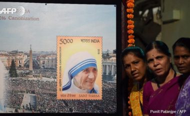 India, me pullë postare me shenjtërimin e Nënës Terezë