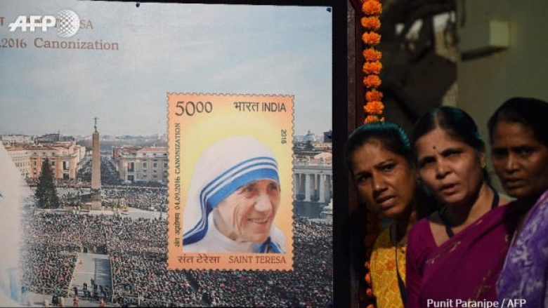 India, me pullë postare me shenjtërimin e Nënës Terezë