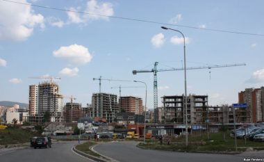Qytetet në Kosovë të mbipopulluara – Prishtina në kaos