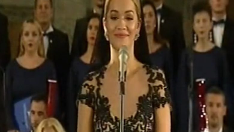 Rita Ora fjalim emocionues për Nënë Terezën