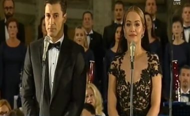 Rita e Cana flasin shqip në koncertin për nder të shenjtërimit të Nënës Terezë (Foto/Video)