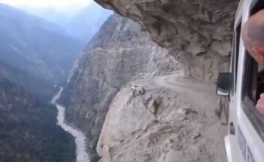 Rruga më e rrezikshme në botë (Video)